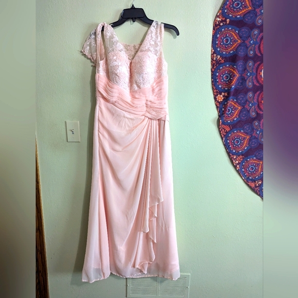 Dress - Picture 1 of 1